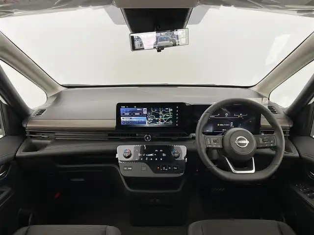 日産 セレナ e－パワー ハイウェイスター V 富山県 2025(令7)年 0.1千km 白Ⅱ 純正12.3型ナビ（AM/FM/BT/USB/HDMI/フルセグ）/全方位カメラ/純正後席モニター/ETC/両側パワースライドドア/デジタルインナーミラー/オートホールド付電子パーキング/ブラインドスポットモニター/衝突被害軽減システム/レーダークルーズコントロール/レーンキープアシスト/コーナーセンサー/横滑り防止装置/アイドリングストップ/純正アルミホイール/オートLEDライト/オートマチックハイビーム/革巻きステアリング/ステアリングスイッチ
