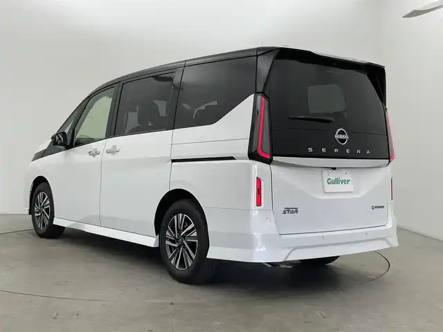 日産 セレナ e－パワー ハイウェイスター V 富山県 2025(令7)年 0.1千km 白Ⅱ 純正12.3型ナビ（AM/FM/BT/USB/HDMI/フルセグ）/全方位カメラ/純正後席モニター/ETC/両側パワースライドドア/デジタルインナーミラー/オートホールド付電子パーキング/ブラインドスポットモニター/衝突被害軽減システム/レーダークルーズコントロール/レーンキープアシスト/コーナーセンサー/横滑り防止装置/アイドリングストップ/純正アルミホイール/オートLEDライト/オートマチックハイビーム/革巻きステアリング/ステアリングスイッチ