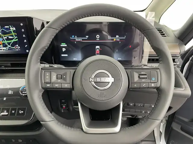 日産 セレナ e－パワー ハイウェイスター V 富山県 2025(令7)年 0.1千km 白Ⅱ 純正12.3型ナビ（AM/FM/BT/USB/HDMI/フルセグ）/全方位カメラ/純正後席モニター/ETC/両側パワースライドドア/デジタルインナーミラー/オートホールド付電子パーキング/ブラインドスポットモニター/衝突被害軽減システム/レーダークルーズコントロール/レーンキープアシスト/コーナーセンサー/横滑り防止装置/アイドリングストップ/純正アルミホイール/オートLEDライト/オートマチックハイビーム/革巻きステアリング/ステアリングスイッチ