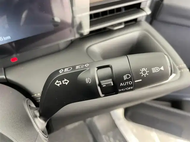 日産 セレナ e－パワー ハイウェイスター V 富山県 2025(令7)年 0.1千km 白Ⅱ 純正12.3型ナビ（AM/FM/BT/USB/HDMI/フルセグ）/全方位カメラ/純正後席モニター/ETC/両側パワースライドドア/デジタルインナーミラー/オートホールド付電子パーキング/ブラインドスポットモニター/衝突被害軽減システム/レーダークルーズコントロール/レーンキープアシスト/コーナーセンサー/横滑り防止装置/アイドリングストップ/純正アルミホイール/オートLEDライト/オートマチックハイビーム/革巻きステアリング/ステアリングスイッチ