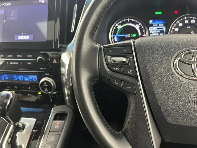 トヨタ アルファードハイブリット SR Cパッケージ 千葉県 2020(令2)年 3.4万km ホワイトパールクリスタルシャイン ツインムーンルーフ/フリップダウンモニター/トヨタセーフティセンス/・プリクラッシュセーフティ/・レーントレーシングアシスト/・クリアランスソナー/・ブラインドスポットモニター/・ロードサインアシスト/純正ディスプレイオーディオ/・USB/・Bluetooth/・フルセグTV/・Miracast/バックカメラ/両側パワースライドドア/レーダークルーズコントロール/LEDオートライト/レザーシート/メモリ付きパワーシート/シートエアコン/社外17インチアルミホイール/革巻きステアリング/ステアリングスイッチ/プッシュスタート/スマートキー/ビルトインETC2.0