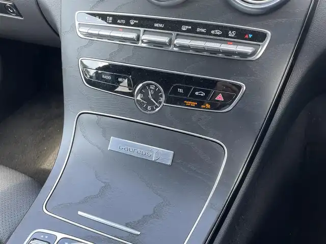 メルセデス・ベンツ Ｃ２２０ｄ ローレウスED スポーツプラスPKG 東京都 2020(令2)年 3.7万km ヒヤシンスレッド 純正ナビ/フルセグTV//SD/USB/BTオーディオ/Apple Car Play/Andoroido Auto/黒レザーシート/シートヒーター/アンビエントライト/ETC2.0/パワートランク/ACC/BSM/レーンキープ/スマートキー