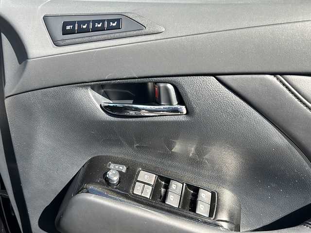 トヨタ ヴェルファイア ハイブリット ZR 山形県 2019(令1)年 4.8万km ブラック 禁煙車/4WD/トヨタセーフティーセンス/レーダークルーズコントロール/両側パワースライドドア/前後コーナーセンサー/前後ドライブレコーダー/バックカメラ/純正ナビ/（Bluetooth/CD/DVD/フルセグ)/フリップダウンモニター/電動リアゲート/LEDオートライト/フォグランプ/レザーシート/前席パワーシート/メモリーシート/前席シートヒーター/前席エアシート/オットマン/ステアリングスイッチ/電動パーキングブレーキ/オートブレーキホールド/ビルトインETC2.0/純正AW/純正フロアマット/スマートキー×2/電動格納ウィンカーミラー/ドアバイザー