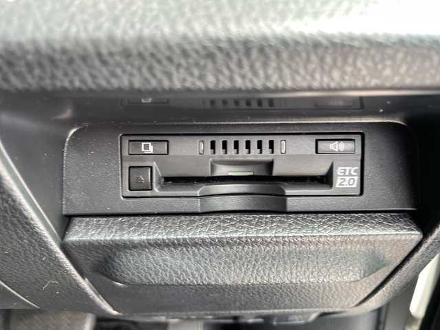トヨタ エスクァイア Gi 愛知県 2019(平31)年 1.4万km シルバーM 純正10型ナビ/両側パワースライドドア/クルーズコントロール/シートヒーター/バックカメラ/コーナーセンサー/純正アルミホイール/ETC2.0/LEDヘッドライト/リアオートエアコン/レーンキープアシスト/オートマチックハイビーム/ドライブレコーダー/衝突軽減システム/フルセグ/CD DVD/Bluetooth/ステアリングスイッチ/スマートキー/プッシュスタート