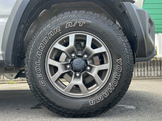 スズキ ジムニー シエラ JC 茨城県 2020(令2)年 5.2万km ピュアホワイトP 社外８インチSDナビ/-フルセグTV Bluetooth CD DVD/バックカメラ/４WD/クルーズコントロール/横滑り防止装置/ダウンヒルアシストコントロール/衝突被害軽減システム/ドライビングセーフティセンサー/LEDオートライト/前席シートヒーター/ステアリングスイッチ/背面タイヤ/純正１５インチアルミホイール/藤壺マフラー/前後社外ドライブレコーダー/スペア付きスマートキー/ETC