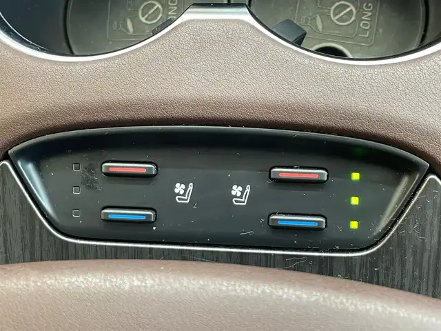 トヨタ ハリアー 岩手県 2020(令2)年 6万km ホワイトパールクリスタルシャイン ４WD/JBLプレミアムサウンドシステム/パノラマルーフ/全周囲カメラ/本革シート/ITSConnect/トヨタセーフティセンス/衝突被害軽減システム/横滑り防止装置/MTモード付きAT/クルーズコントロール/ETC2.0/フルセグTV/純正ナビ/ドライブレコーダー/ハンズフリーパワーバックドア/パワーシート/シートヒーター/エアシート/コーナーセンサー/レーンアシスト/純正アルミホイール19インチ/純正フロアマット/純正LEDヘッドライト/オートライト/オートマチックハイビーム
