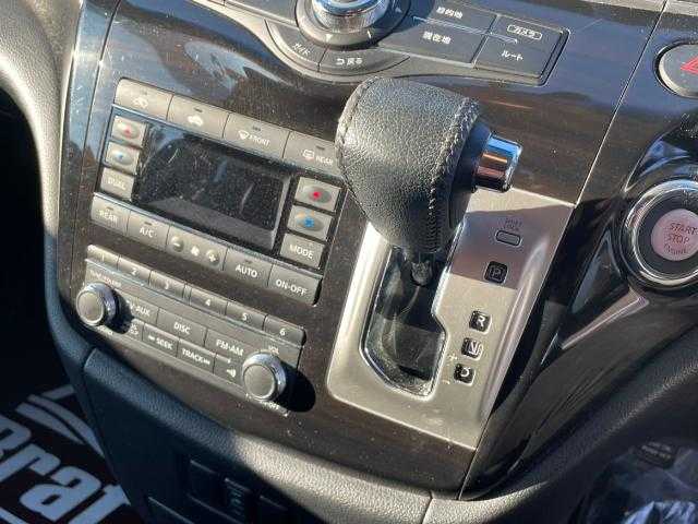 日産 エルグランド 250ハイウェイスター 岩手県 2014(平26)年 8.9万km ファントムブラック 純正メモリーナビ（CD/DVD/BT）/フルセグ/クルーズコントロール/ステアリングリモコン/両側パワースライドドア/パワーバックドア/切替4WD/AC100V/全方位カメラ/ウォークスルー/前後ソナー/スペアキー