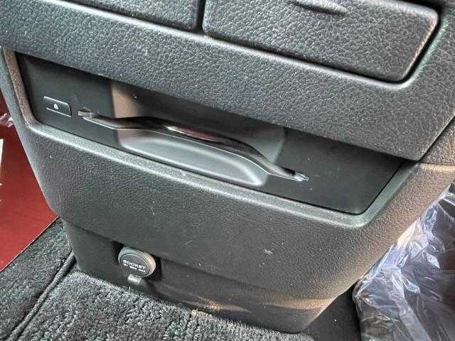 日産 エルグランド 250ハイウェイスター 岩手県 2014(平26)年 8.9万km ファントムブラック 純正メモリーナビ（CD/DVD/BT）/フルセグ/クルーズコントロール/ステアリングリモコン/両側パワースライドドア/パワーバックドア/切替4WD/AC100V/全方位カメラ/ウォークスルー/前後ソナー/スペアキー