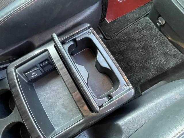 日産 エルグランド 250ハイウェイスター 岩手県 2014(平26)年 8.9万km ファントムブラック 純正メモリーナビ（CD/DVD/BT）/フルセグ/クルーズコントロール/ステアリングリモコン/両側パワースライドドア/パワーバックドア/切替4WD/AC100V/全方位カメラ/ウォークスルー/前後ソナー/スペアキー