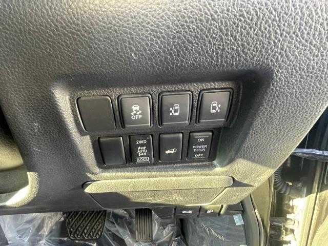 日産 エルグランド 250ハイウェイスター 岩手県 2014(平26)年 8.9万km ファントムブラック 純正メモリーナビ（CD/DVD/BT）/フルセグ/クルーズコントロール/ステアリングリモコン/両側パワースライドドア/パワーバックドア/切替4WD/AC100V/全方位カメラ/ウォークスルー/前後ソナー/スペアキー