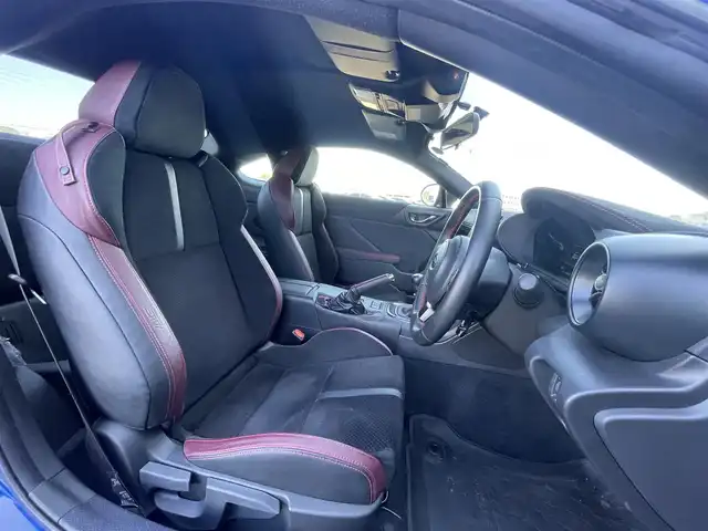 スバル ＢＲＺ STIスポーツ 東京都 2023(令5)年 1.1万km WRブルーパール 6速MT/社外ナビ/フルセグ/ETC/シートヒーター/アイサイト/プリクラッシュブレーキ/車線逸脱警報/レーダークルーズコントロール/LEDヘッドライト/スマートキー/純正18インチAW/ステアリングスイッチ/保証書