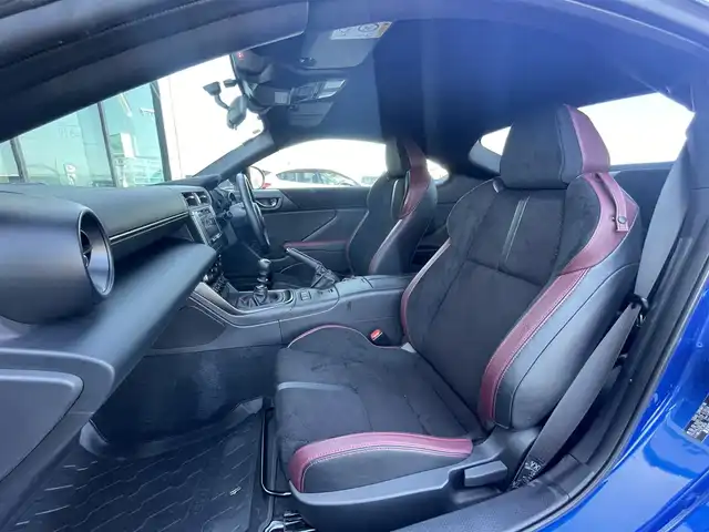 スバル ＢＲＺ STIスポーツ 東京都 2023(令5)年 1.1万km WRブルーパール 6速MT/社外ナビ/フルセグ/ETC/シートヒーター/アイサイト/プリクラッシュブレーキ/車線逸脱警報/レーダークルーズコントロール/LEDヘッドライト/スマートキー/純正18インチAW/ステアリングスイッチ/保証書