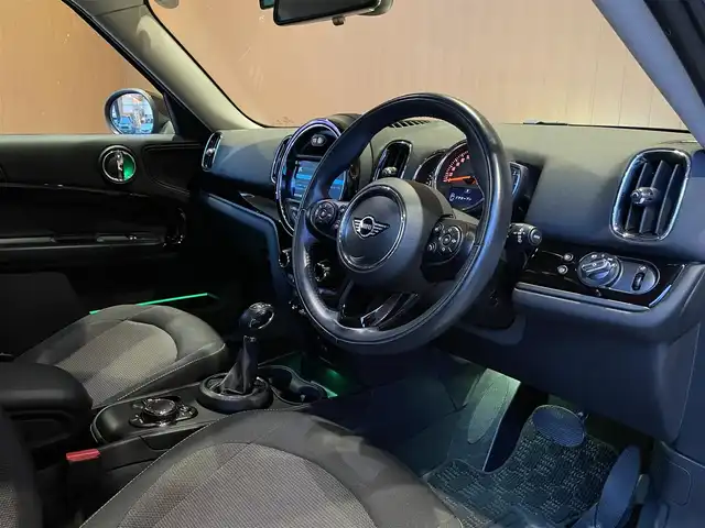 ＭＩＮＩ ミニ クロスオーバー クーパー D 愛知県 2018(平30)年 5万km アイランドブルー 純正ナビ/バックカメラ/Bluetooth/アダプティブクルーズコントロール/アイドリングストップ/純正ドライブレコーダー/インテリジェントセーフティ/パワーテールゲート/ルームミラーETC/純正ブラック17インチアルミ