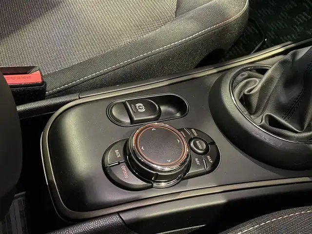 ＭＩＮＩ ミニ クロスオーバー クーパー D 愛知県 2018(平30)年 5万km アイランドブルー 純正ナビ/バックカメラ/Bluetooth/アダプティブクルーズコントロール/アイドリングストップ/純正ドライブレコーダー/インテリジェントセーフティ/パワーテールゲート/ルームミラーETC/純正ブラック17インチアルミ