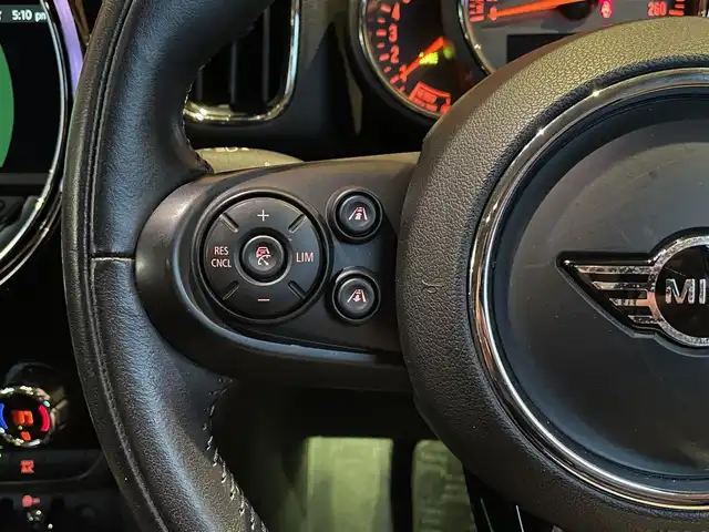 ＭＩＮＩ ミニ クロスオーバー クーパー D 愛知県 2018(平30)年 5万km アイランドブルー 純正ナビ/バックカメラ/Bluetooth/アダプティブクルーズコントロール/アイドリングストップ/純正ドライブレコーダー/インテリジェントセーフティ/パワーテールゲート/ルームミラーETC/純正ブラック17インチアルミ