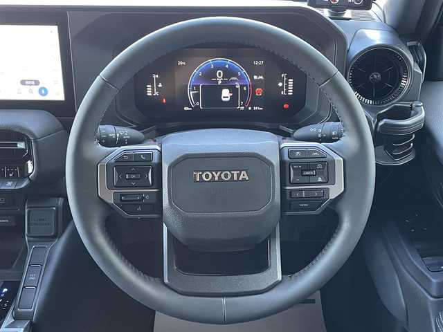 トヨタ ランドクルーザー ２５０ VX 愛知県 2024(令6)年 0.1千km プラチナホワイトパールマイカ /禁煙車//ワンオーナー//サンルーフ//モデリスタパッケージ//モデリスタオーバーフェンダー//モデリスタリアスポイラー//モデリスタリヤバンパーステップガード//モデリスタシグネチャーイルミブレード//モデリスタLEDスマートフットライト//12.3インチディスプレイオーディオ//フルセグTV/BT/USB/Miracast//パノラミックビューモニター//黒革シート//エアシート//シートヒーター//パワーシート//ETC2.0//デジタルインナーミラー//パワーバックドア//ルーフレール//サイドステップ//MTモード付AT//純正ドライブレコーダー//PCS/LDA/BSM/PDA/RSA/ACC/RCTA/RCD/クリアランスソナー/安心降車アシスト/後方車両接近検知//オートリトラウィンカーミラー//LEDオートライト//オートハイビーム//ヘッドライトウォッシャー//純正フロアマット//純正ドアバイザー//純正トノカバー//純正ラゲージソフトトレイ//プロジェクションカーテンイルミ//ドアエッジプロテクター//革巻きステアリング//ステアリングスイッチ//ステアリングヒーター//エアコンドリンクホルダー//GPSレーダー探知機//スペアスマートキー//新車時保証書//取扱説明書