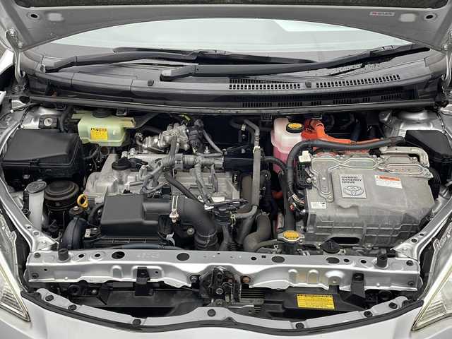 トヨタ アクア S 山口県 2013(平25)年 7.9万km シルバーM 社外SDナビ　【CN-R330D】/・Bluetooth接続/・DVD再生機能有/・フルセグTV/ETC/スマートキー/プッシュスタート/スペアキー1本/ドアバイザー/ウィンカーミラー