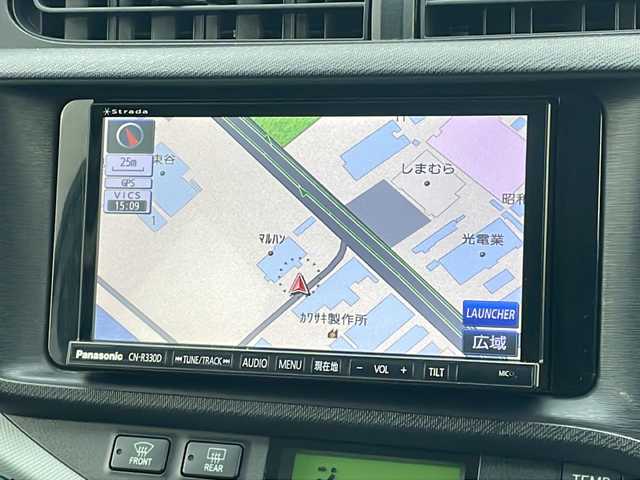 トヨタ アクア S 山口県 2013(平25)年 7.9万km シルバーM 社外SDナビ　【CN-R330D】/・Bluetooth接続/・DVD再生機能有/・フルセグTV/ETC/スマートキー/プッシュスタート/スペアキー1本/ドアバイザー/ウィンカーミラー