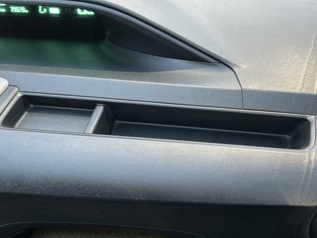 トヨタ アクア S 山口県 2013(平25)年 7.9万km シルバーM 社外SDナビ　【CN-R330D】/・Bluetooth接続/・DVD再生機能有/・フルセグTV/ETC/スマートキー/プッシュスタート/スペアキー1本/ドアバイザー/ウィンカーミラー