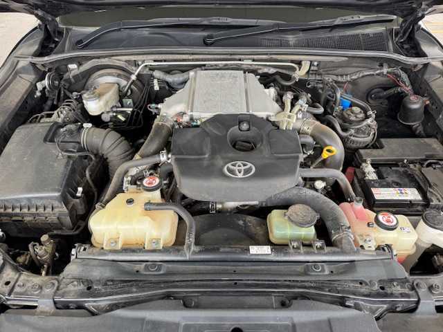 トヨタ ハイラックス Z GRスポーツ 道東・釧路十勝 2021(令3)年 4.6万km アティチュードブラックマイカ パートタイム4WDシステム/寒冷地仕様/純正ナビ/  （Bluetooth）/全方位カメラ/プリクラッシュセーフティ/レーンディパーチャーアラート/レーダークルーズコントロール/ロードサインアシスト（RSA）/先行車発進告知機能（TMN）/ヒルスタートアシストコントロール（HAC）/LEDヘッドライト/LEDフォグライト/フロントワイパーデアイサ―/ミラーヒーター/リヤフォグライト/パワーシート/ハーフレザーシート/コーナーセンサー/アイドリングストップ/ステアリングリモコン/革巻きステアリング/パドルシフト/横滑り防止装置/リヤデフロック/USBソケット/ETC/ドアバイザー/社外フロアマット/スペアタイヤ/社外マフラー（JAOS/BATTLEZ）/KYBリフトアップキット（１インチ）/リヤ三面スモーク施工/純正エンジンスターター/スマートキー/エンジンプッシュスタート/スペアキー/取扱説明書/保証書/ナビ取説/純正18インチアルミホイール