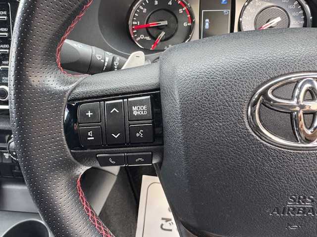 トヨタ ハイラックス Z GRスポーツ 道東・釧路十勝 2021(令3)年 4.6万km アティチュードブラックマイカ パートタイム4WDシステム/寒冷地仕様/純正ナビ/  （Bluetooth）/全方位カメラ/プリクラッシュセーフティ/レーンディパーチャーアラート/レーダークルーズコントロール/ロードサインアシスト（RSA）/先行車発進告知機能（TMN）/ヒルスタートアシストコントロール（HAC）/LEDヘッドライト/LEDフォグライト/フロントワイパーデアイサ―/ミラーヒーター/リヤフォグライト/パワーシート/ハーフレザーシート/コーナーセンサー/アイドリングストップ/ステアリングリモコン/革巻きステアリング/パドルシフト/横滑り防止装置/リヤデフロック/USBソケット/ETC/ドアバイザー/社外フロアマット/スペアタイヤ/社外マフラー（JAOS/BATTLEZ）/KYBリフトアップキット（１インチ）/リヤ三面スモーク施工/純正エンジンスターター/スマートキー/エンジンプッシュスタート/スペアキー/取扱説明書/保証書/ナビ取説/純正18インチアルミホイール