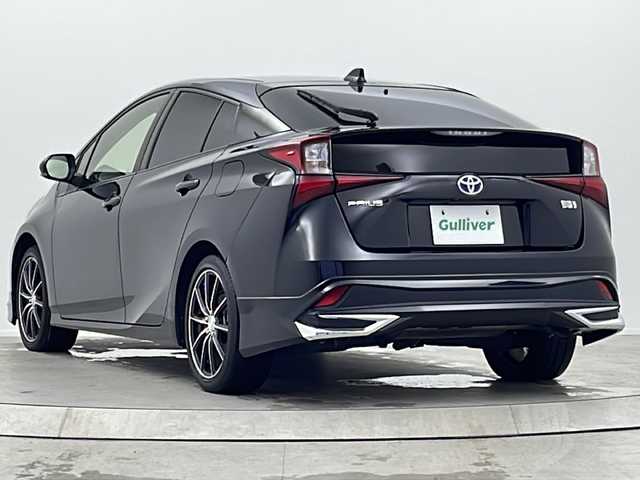 トヨタ プリウス Sツーリングセレクション 大阪府 2020(令2)年 5.7万km アティチュードブラックマイカ モデリスタエアロ　/社外SDナビ　TZ-NAV11K/【BT/フルセグTV/DVD】/バックカメラ/ETC/ドライブレコーダー前方のみ/衝突被害軽減システム/レーンキープアシスト/クルーズコントロール追従無し/オートライト/社外フロアマット/シートヒーター　D+N席/社外17インチアルミホイール