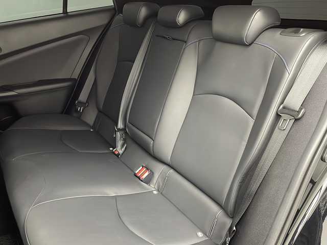 トヨタ プリウス Sツーリングセレクション 大阪府 2020(令2)年 5.7万km アティチュードブラックマイカ モデリスタエアロ　/社外SDナビ　TZ-NAV11K/【BT/フルセグTV/DVD】/バックカメラ/ETC/ドライブレコーダー前方のみ/衝突被害軽減システム/レーンキープアシスト/クルーズコントロール追従無し/オートライト/社外フロアマット/シートヒーター　D+N席/社外17インチアルミホイール