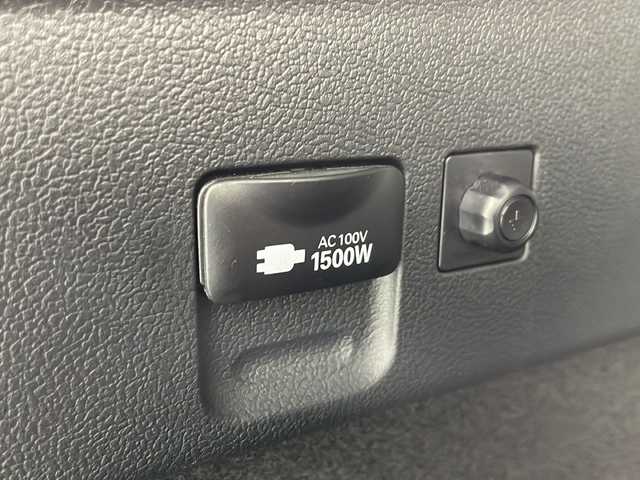 トヨタ プリウス Sツーリングセレクション 大阪府 2020(令2)年 5.7万km アティチュードブラックマイカ モデリスタエアロ　/社外SDナビ　TZ-NAV11K/【BT/フルセグTV/DVD】/バックカメラ/ETC/ドライブレコーダー前方のみ/衝突被害軽減システム/レーンキープアシスト/クルーズコントロール追従無し/オートライト/社外フロアマット/シートヒーター　D+N席/社外17インチアルミホイール