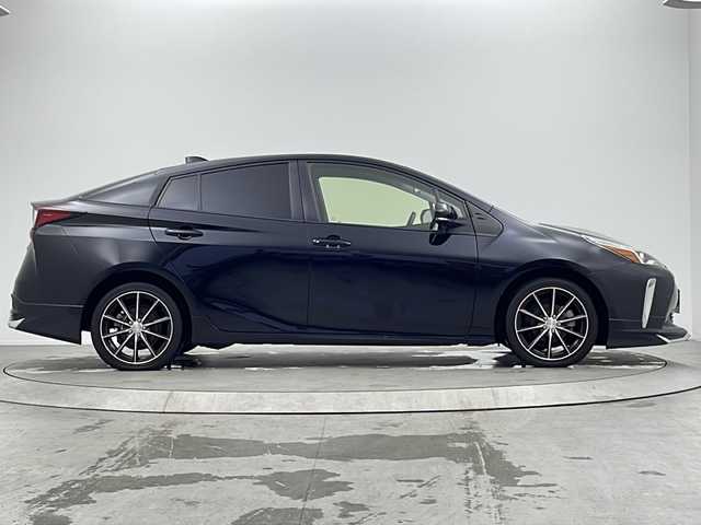 トヨタ プリウス Sツーリングセレクション 大阪府 2020(令2)年 5.7万km アティチュードブラックマイカ モデリスタエアロ　/社外SDナビ　TZ-NAV11K/【BT/フルセグTV/DVD】/バックカメラ/ETC/ドライブレコーダー前方のみ/衝突被害軽減システム/レーンキープアシスト/クルーズコントロール追従無し/オートライト/社外フロアマット/シートヒーター　D+N席/社外17インチアルミホイール