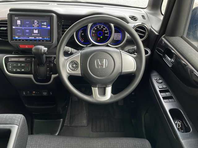 ホンダ Ｎ ＢＯＸ カスタム G Lパッケージ 岐阜県 2016(平28)年 4万km スマートブラック 禁煙車/8インチディーラーオプションナビ/４WD/AM/FM/CD/DVD/フルセグTV/シートヒーター/両側パワースライドドア/ビルトインETC/バックカメラ/LEDヘッドライト/アイドリングストップ/ハンドルスイッチ/チップアップシート/純正フロアマット/純正アルミホイール/オートエアコン/オートライト/スマートキー/スペアキー