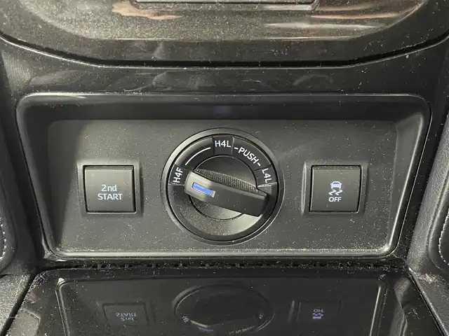 トヨタ ランドクルーザー プラド TX Lパッケージ ブラックED 道央・札幌 2020(令2)年 1.8万km ホワイトパールクリスタルシャイン ・４WD/・ワンオーナー/・MOPナビ/　Miracast/BT/USB/・ステアリングスイッチ/・マルチテレインモニター/・ビルトインETC2.0/・ドライブレコーダー前後（ZDR016）/・トヨタセーフティセンス/　PCS/LDA/RSA/　ソナー/先行車発進告知/・アダプティブクルーズコントロール/・横滑り防止装置/・ABS/・オートマチックハイビーム/・オートライト/・LEDヘッドライト/・LEDフォグランプ/・ミラーウィンカー/・オートリトラクタブルドアミラー/・ヘッドランプウォッシャー/・自動防眩式ルームミラー/・社外フロアマット/・純正１８インチAW/・プッシュスタート/・スマートキー/・スペアキー/・取/保