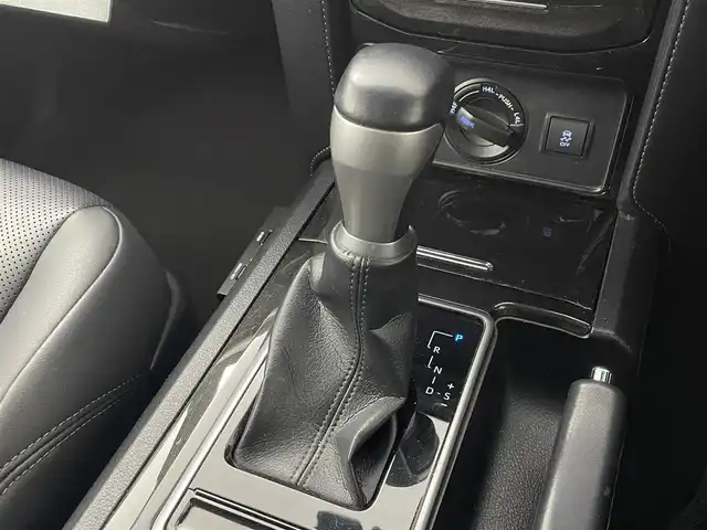 トヨタ ランドクルーザー プラド TX Lパッケージ ブラックED 道央・札幌 2020(令2)年 1.8万km ホワイトパールクリスタルシャイン ・４WD/・ワンオーナー/・MOPナビ/　Miracast/BT/USB/・ステアリングスイッチ/・マルチテレインモニター/・ビルトインETC2.0/・ドライブレコーダー前後（ZDR016）/・トヨタセーフティセンス/　PCS/LDA/RSA/　ソナー/先行車発進告知/・アダプティブクルーズコントロール/・横滑り防止装置/・ABS/・オートマチックハイビーム/・オートライト/・LEDヘッドライト/・LEDフォグランプ/・ミラーウィンカー/・オートリトラクタブルドアミラー/・ヘッドランプウォッシャー/・自動防眩式ルームミラー/・社外フロアマット/・純正１８インチAW/・プッシュスタート/・スマートキー/・スペアキー/・取/保