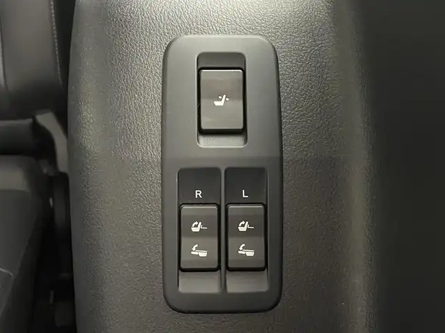 トヨタ ランドクルーザー プラド TX Lパッケージ ブラックED 道央・札幌 2020(令2)年 1.8万km ホワイトパールクリスタルシャイン ・４WD/・ワンオーナー/・MOPナビ/　Miracast/BT/USB/・ステアリングスイッチ/・マルチテレインモニター/・ビルトインETC2.0/・ドライブレコーダー前後（ZDR016）/・トヨタセーフティセンス/　PCS/LDA/RSA/　ソナー/先行車発進告知/・アダプティブクルーズコントロール/・横滑り防止装置/・ABS/・オートマチックハイビーム/・オートライト/・LEDヘッドライト/・LEDフォグランプ/・ミラーウィンカー/・オートリトラクタブルドアミラー/・ヘッドランプウォッシャー/・自動防眩式ルームミラー/・社外フロアマット/・純正１８インチAW/・プッシュスタート/・スマートキー/・スペアキー/・取/保