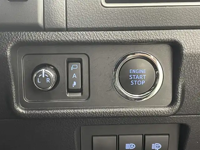 トヨタ ランドクルーザー プラド TX Lパッケージ ブラックED 道央・札幌 2020(令2)年 1.8万km ホワイトパールクリスタルシャイン ・４WD/・ワンオーナー/・MOPナビ/　Miracast/BT/USB/・ステアリングスイッチ/・マルチテレインモニター/・ビルトインETC2.0/・ドライブレコーダー前後（ZDR016）/・トヨタセーフティセンス/　PCS/LDA/RSA/　ソナー/先行車発進告知/・アダプティブクルーズコントロール/・横滑り防止装置/・ABS/・オートマチックハイビーム/・オートライト/・LEDヘッドライト/・LEDフォグランプ/・ミラーウィンカー/・オートリトラクタブルドアミラー/・ヘッドランプウォッシャー/・自動防眩式ルームミラー/・社外フロアマット/・純正１８インチAW/・プッシュスタート/・スマートキー/・スペアキー/・取/保