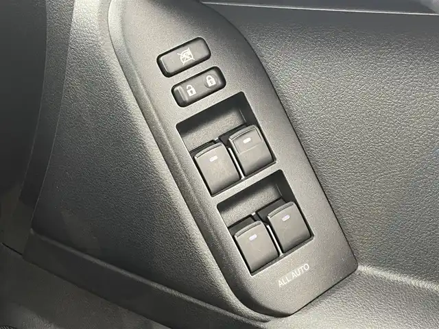 トヨタ ランドクルーザー プラド TX Lパッケージ ブラックED 道央・札幌 2020(令2)年 1.8万km ホワイトパールクリスタルシャイン ・４WD/・ワンオーナー/・MOPナビ/　Miracast/BT/USB/・ステアリングスイッチ/・マルチテレインモニター/・ビルトインETC2.0/・ドライブレコーダー前後（ZDR016）/・トヨタセーフティセンス/　PCS/LDA/RSA/　ソナー/先行車発進告知/・アダプティブクルーズコントロール/・横滑り防止装置/・ABS/・オートマチックハイビーム/・オートライト/・LEDヘッドライト/・LEDフォグランプ/・ミラーウィンカー/・オートリトラクタブルドアミラー/・ヘッドランプウォッシャー/・自動防眩式ルームミラー/・社外フロアマット/・純正１８インチAW/・プッシュスタート/・スマートキー/・スペアキー/・取/保