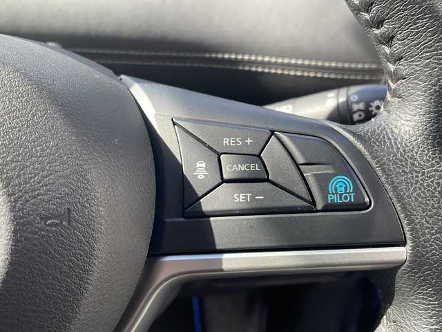 日産 セレナ e－パワー ハイウェイスター V 京都府 2019(平31)年 7.9万km アズライトブルー 純正９インチナビ　Ｂｌｕｅｔｏｏｔｈオーディオ　ＤＶＤ再生　ＵＳＢ接続　フルセグ　アラウンドビューモニター　後席フリップダウンモニター　プロパイロット　スマートルームミラー　ビルトインＥＴＣ　ドラレコ