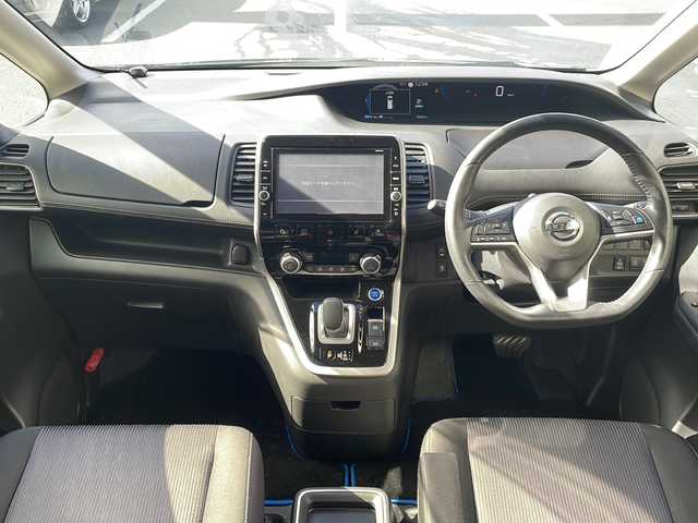 日産 セレナ e－パワー ハイウェイスター V 京都府 2019(平31)年 7.9万km アズライトブルー 純正９インチナビ　Ｂｌｕｅｔｏｏｔｈオーディオ　ＤＶＤ再生　ＵＳＢ接続　フルセグ　アラウンドビューモニター　後席フリップダウンモニター　プロパイロット　スマートルームミラー　ビルトインＥＴＣ　ドラレコ