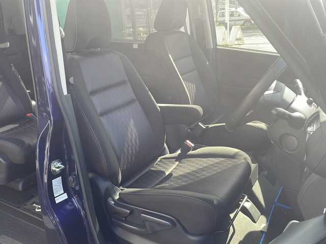 日産 セレナ e－パワー ハイウェイスター V 京都府 2019(平31)年 7.9万km アズライトブルー 純正９インチナビ　Ｂｌｕｅｔｏｏｔｈオーディオ　ＤＶＤ再生　ＵＳＢ接続　フルセグ　アラウンドビューモニター　後席フリップダウンモニター　プロパイロット　スマートルームミラー　ビルトインＥＴＣ　ドラレコ