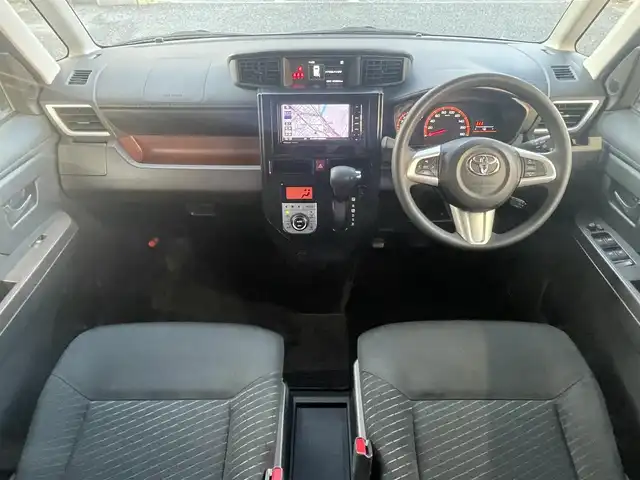 トヨタ ルーミー G 福岡県 2018(平30)年 10.6万km レーザーブルークリスタルシャイン (株)IDOMが運営する【じしゃロン八幡西店】の自社ローン専用車両になります。こちらは現金またはオートローンご利用時の価格です。自社ローンご希望の方は別途その旨お申付け下さい/社外ナビ　CN-RA03WD/TV/CD/DVD/BT/両側パワースライドドア/クルーズコントロール/ドライブレコーダー/アイドリングストップ/プッシュスタート