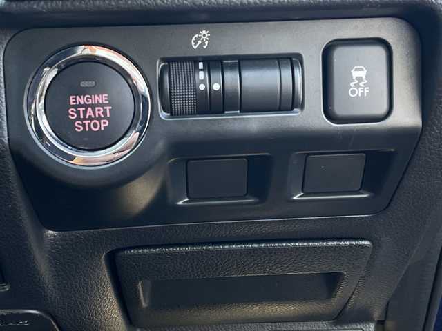 スバル レヴォーグ 1．6GT アイサイト プラウドED 道央・札幌 2016(平28)年 7.5万km ラピスブルーP ・４WD/・アイサイト/・社外ナビ/　CD＆DVD＆BT＆TV＆HDMI/・バックカメラ/・サイドカメラ/・パワーシート/・サンルーフ/・ブラインドスポットモニター/・レーンキープアシスト/・レーダークルーズコントロール/・オートライト/・オートエアコン/・電動格納ミラー/・アイドリングストップ/・ETC/・MT付きAT/・パドルシフト/・社外AW＆冬タイヤ積込/・プッシュスタート/・スマートキー/・純正フロアマット/・ドアバイザー/・ウィンカーミラー/・フォグライト/・スペアキー