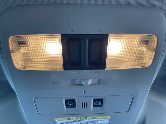 スバル レヴォーグ 1．6GT アイサイト プラウドED 道央・札幌 2016(平28)年 7.5万km ラピスブルーP ・４WD/・アイサイト/・社外ナビ/　CD＆DVD＆BT＆TV＆HDMI/・バックカメラ/・サイドカメラ/・パワーシート/・サンルーフ/・ブラインドスポットモニター/・レーンキープアシスト/・レーダークルーズコントロール/・オートライト/・オートエアコン/・電動格納ミラー/・アイドリングストップ/・ETC/・MT付きAT/・パドルシフト/・社外AW＆冬タイヤ積込/・プッシュスタート/・スマートキー/・純正フロアマット/・ドアバイザー/・ウィンカーミラー/・フォグライト/・スペアキー