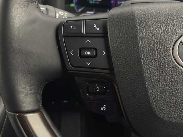 トヨタ アルファードハイブリット Z 秋田県 2025(令7)年 1万km プラチナホワイトパールマイカ 4WD/寒冷地仕様/純正14型ナビ/Bluetooth/フルセグ/バックカメラ/両側パワースライドドア/パワーバックドア/レーダークルーズコントロール/オットマン/レザーシート/パワーシート/シートヒーター/ベンチレーション/クリアランスソナー/ビルトインETC/アイドリングストップ/純正フロアマット/純正アルミホイール/横滑り防止装置/レーンキープアシスト/盗難防止装置/オートライト/オートマチックハイビーム/衝突被害軽減システム/スマートキー