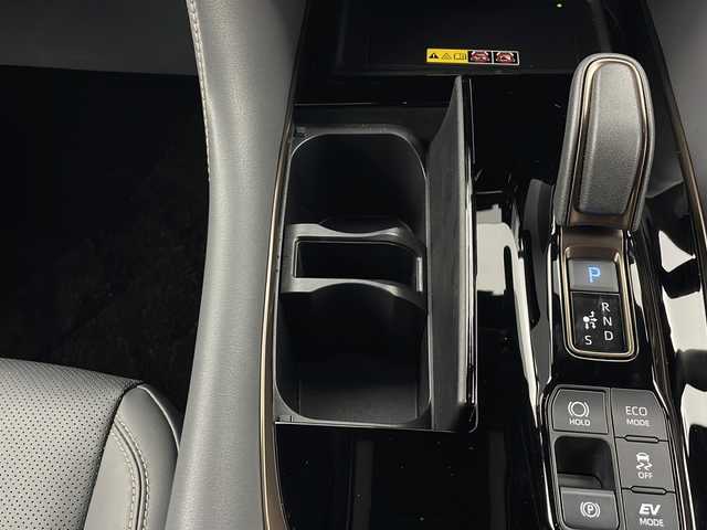 トヨタ アルファードハイブリット Z 秋田県 2025(令7)年 1万km プラチナホワイトパールマイカ 4WD/寒冷地仕様/純正14型ナビ/Bluetooth/フルセグ/バックカメラ/両側パワースライドドア/パワーバックドア/レーダークルーズコントロール/オットマン/レザーシート/パワーシート/シートヒーター/ベンチレーション/クリアランスソナー/ビルトインETC/アイドリングストップ/純正フロアマット/純正アルミホイール/横滑り防止装置/レーンキープアシスト/盗難防止装置/オートライト/オートマチックハイビーム/衝突被害軽減システム/スマートキー