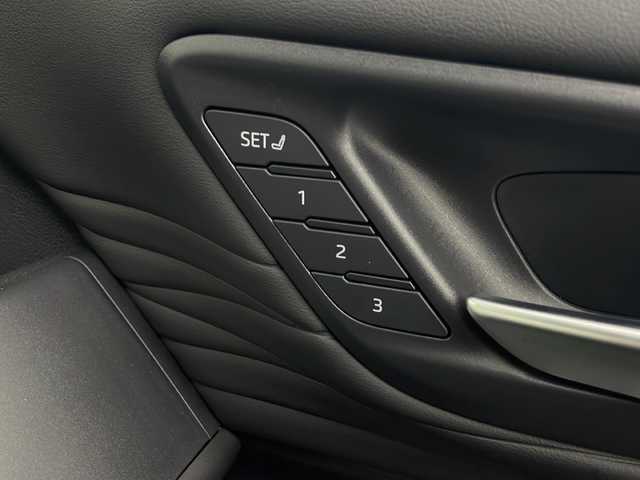 トヨタ アルファードハイブリット Z 秋田県 2025(令7)年 1万km プラチナホワイトパールマイカ 4WD/寒冷地仕様/純正14型ナビ/Bluetooth/フルセグ/バックカメラ/両側パワースライドドア/パワーバックドア/レーダークルーズコントロール/オットマン/レザーシート/パワーシート/シートヒーター/ベンチレーション/クリアランスソナー/ビルトインETC/アイドリングストップ/純正フロアマット/純正アルミホイール/横滑り防止装置/レーンキープアシスト/盗難防止装置/オートライト/オートマチックハイビーム/衝突被害軽減システム/スマートキー