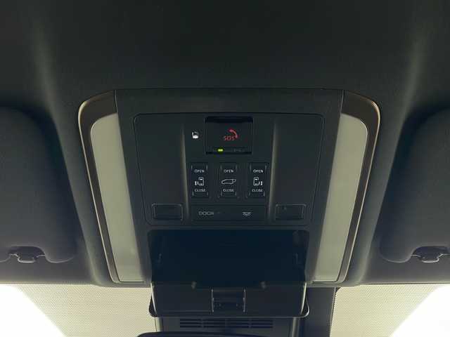 トヨタ アルファードハイブリット Z 秋田県 2025(令7)年 1万km プラチナホワイトパールマイカ 4WD/寒冷地仕様/純正14型ナビ/Bluetooth/フルセグ/バックカメラ/両側パワースライドドア/パワーバックドア/レーダークルーズコントロール/オットマン/レザーシート/パワーシート/シートヒーター/ベンチレーション/クリアランスソナー/ビルトインETC/アイドリングストップ/純正フロアマット/純正アルミホイール/横滑り防止装置/レーンキープアシスト/盗難防止装置/オートライト/オートマチックハイビーム/衝突被害軽減システム/スマートキー