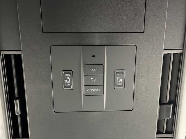 トヨタ アルファードハイブリット Z 秋田県 2025(令7)年 1万km プラチナホワイトパールマイカ 4WD/寒冷地仕様/純正14型ナビ/Bluetooth/フルセグ/バックカメラ/両側パワースライドドア/パワーバックドア/レーダークルーズコントロール/オットマン/レザーシート/パワーシート/シートヒーター/ベンチレーション/クリアランスソナー/ビルトインETC/アイドリングストップ/純正フロアマット/純正アルミホイール/横滑り防止装置/レーンキープアシスト/盗難防止装置/オートライト/オートマチックハイビーム/衝突被害軽減システム/スマートキー