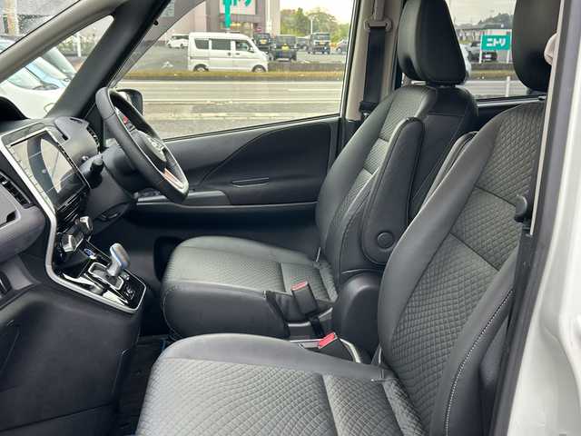 日産 セレナ マルチベッド e－パワーHWS V 千葉県 2020(令2)年 3.7万km ブリリアントホワイトパール 9型ナビ　バックカメラ　プロパイロット　両側パワースライドドア　ハンズフリーオートスライド　シートヒーター　ステアリングヒーター　ＥＴＣ　純正ドラレコ　フルセグＴＶ　Ｂｔ　ＤＶＤ　Ｂｌｕ－ｒａｙ　エアロ