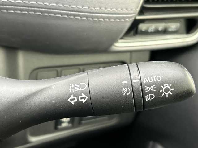 日産 セレナ マルチベッド e－パワーHWS V 千葉県 2020(令2)年 3.7万km ブリリアントホワイトパール 9型ナビ　バックカメラ　プロパイロット　両側パワースライドドア　ハンズフリーオートスライド　シートヒーター　ステアリングヒーター　ＥＴＣ　純正ドラレコ　フルセグＴＶ　Ｂｔ　ＤＶＤ　Ｂｌｕ－ｒａｙ　エアロ