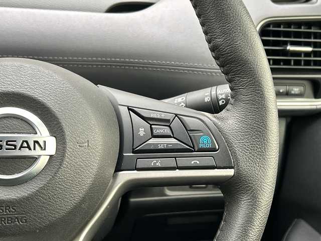 日産 セレナ マルチベッド e－パワーHWS V 千葉県 2020(令2)年 3.7万km ブリリアントホワイトパール 9型ナビ　バックカメラ　プロパイロット　両側パワースライドドア　ハンズフリーオートスライド　シートヒーター　ステアリングヒーター　ＥＴＣ　純正ドラレコ　フルセグＴＶ　Ｂｔ　ＤＶＤ　Ｂｌｕ－ｒａｙ　エアロ