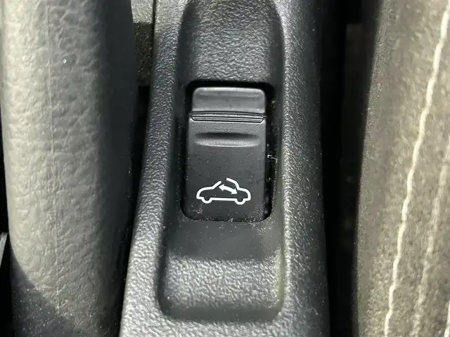 ダイハツ コペン ローブ S 茨城県 2015(平27)年 5.2万km リキッドシルバーM BILSTEINサスペンション/momoステアリング/RECAROスポーツシート/純正OPマフラー/DIATONE SOUNDメモリーナビ（タッチパネルズレあり）/パドルシフト/運転席・助手席シートヒーター